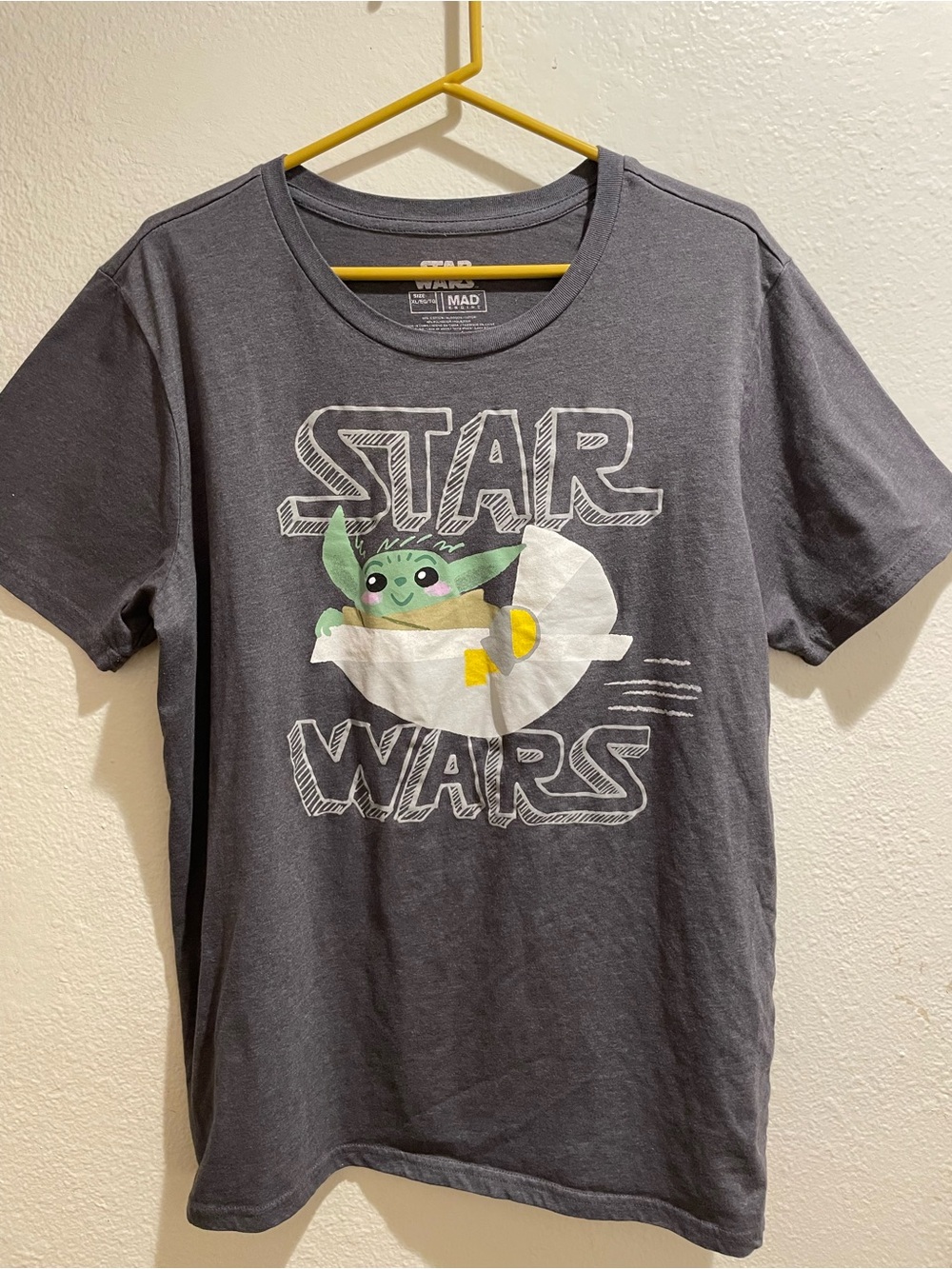 Star Wars Gray T‑Shirt with Green Baby Yoda Graphic